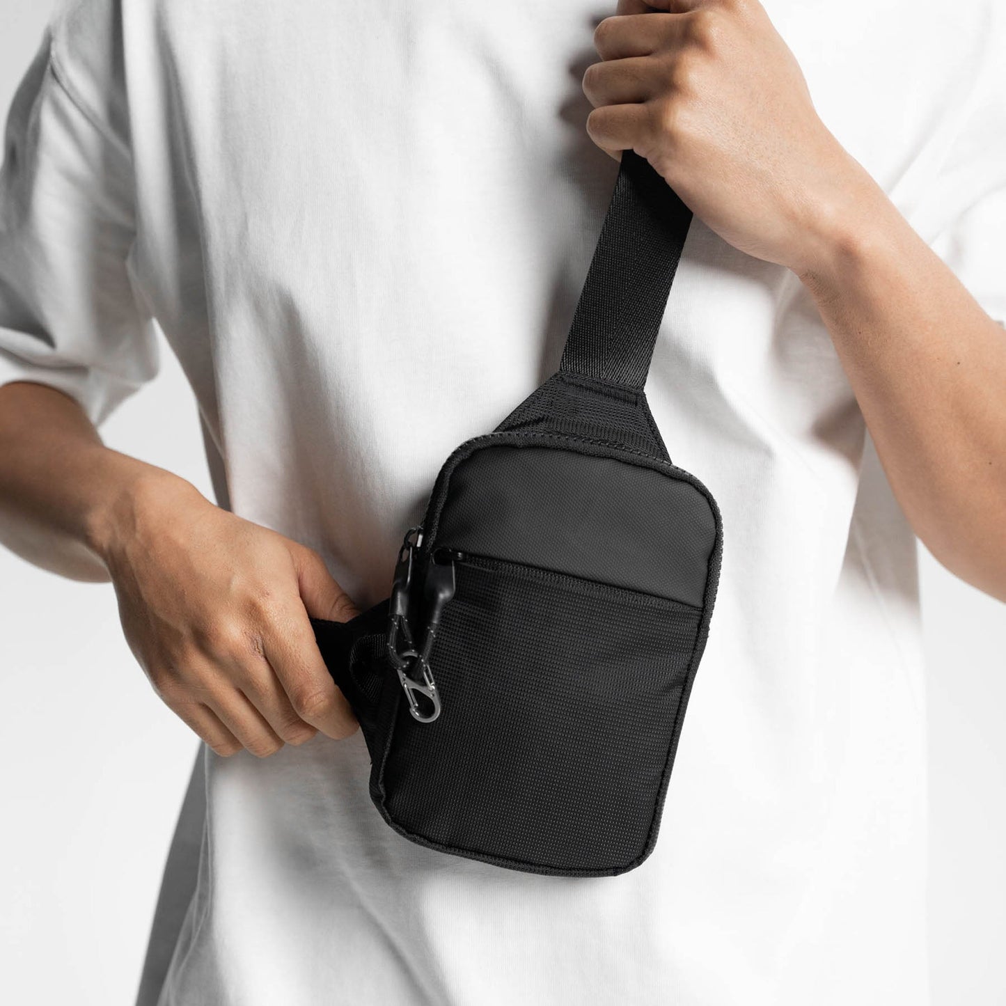 Sling Bag Ultra-Légère : Sécurité et Style pour vos Aventures Quotidiennes.
