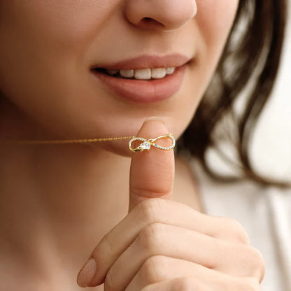 Collier Lucky Charm : Éternité & Protection (Édition Spéciale Fille)